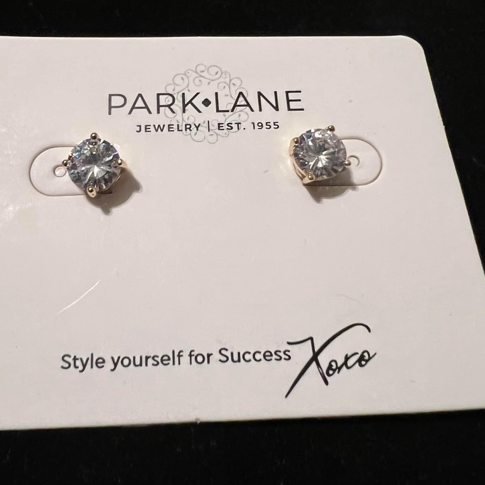 NWT clear impression set in gold